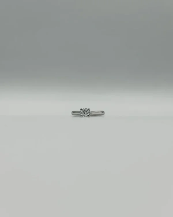 Λευκόχρυσο Μονόπετρο με Τετράγωνη Βάση